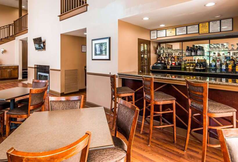 فندق Best Western Plus The Inn & Suites At The Falls