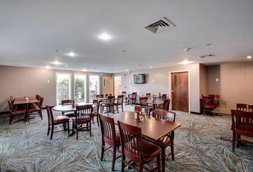 هتل Best Western Plus The Inn At Hampton