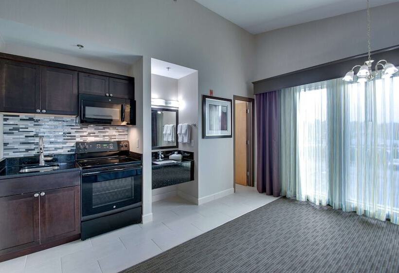 هتل Best Western Plus The Inn At Hampton
