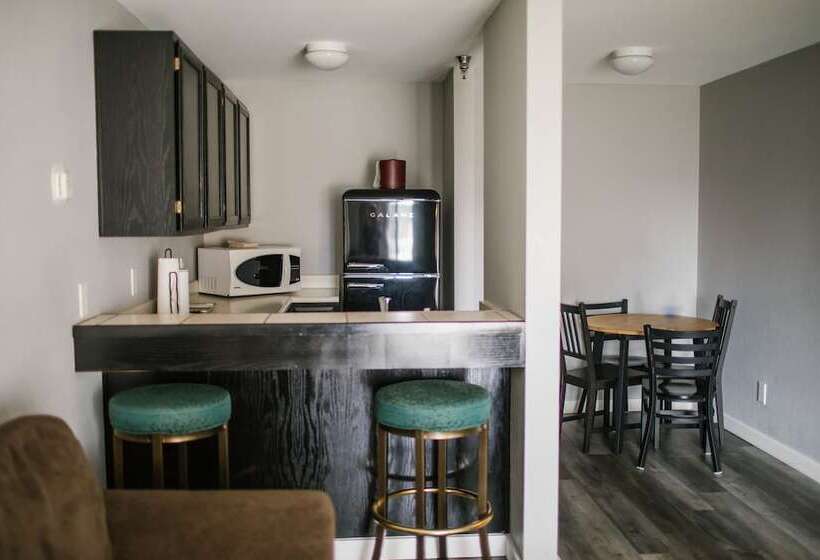 فندق Friday Harbor Suites