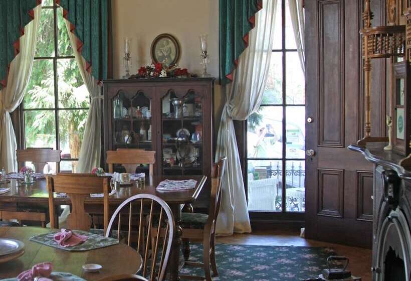 فندق Inn At The Canal Bed & Breakfast