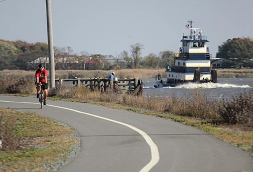 فندق Inn At The Canal Bed & Breakfast