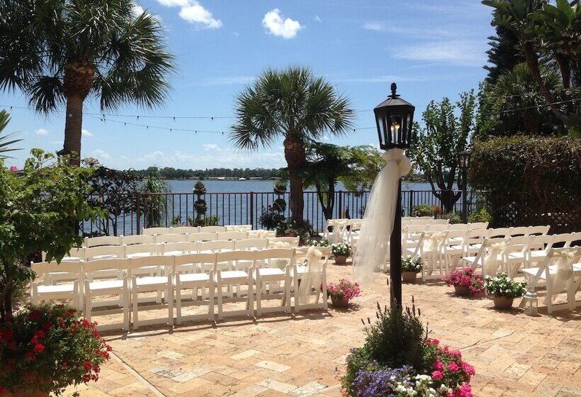 فندق Inn On The Lakes