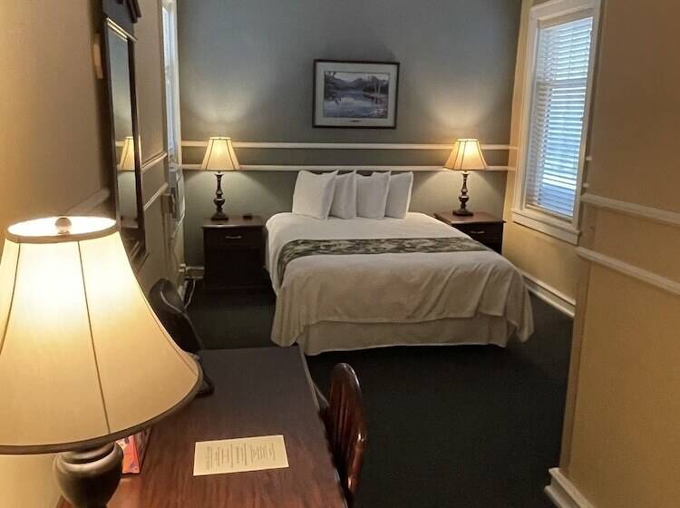 Отель Kalispell Grand