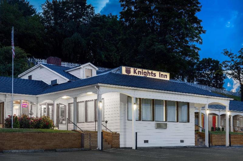 בית מלון כפרי Knights Inn Galax