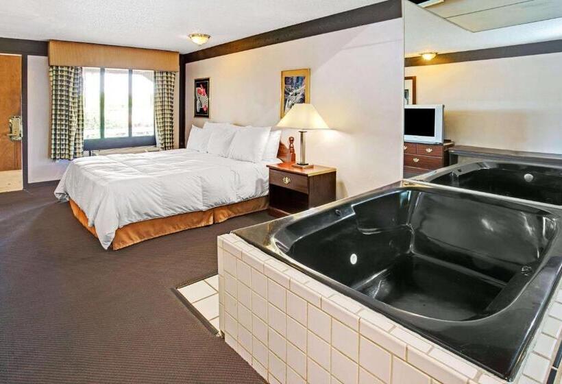 בית מלון כפרי Knights Inn Indianapolis