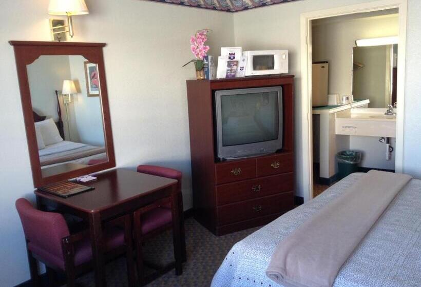 Hotel Knights Inn Peru