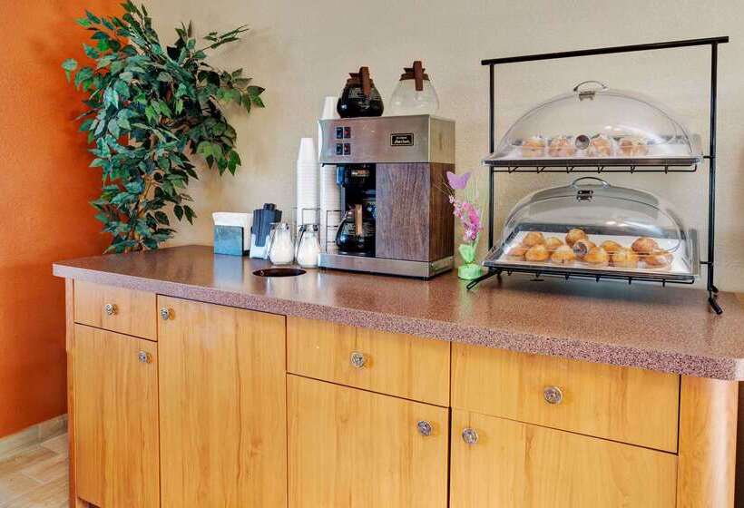 호텔 Knights Inn Sterling Heights