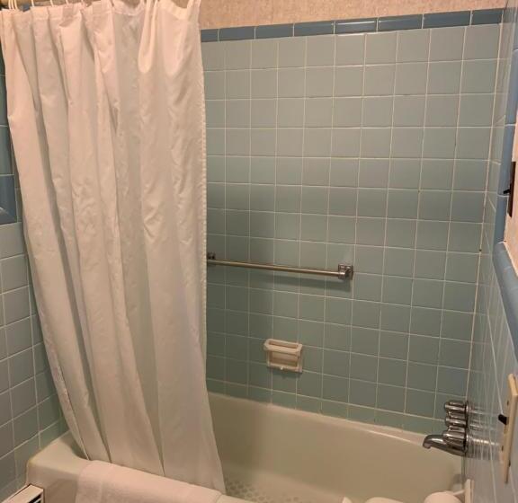 酒店 Knob Hill Motor Lodge