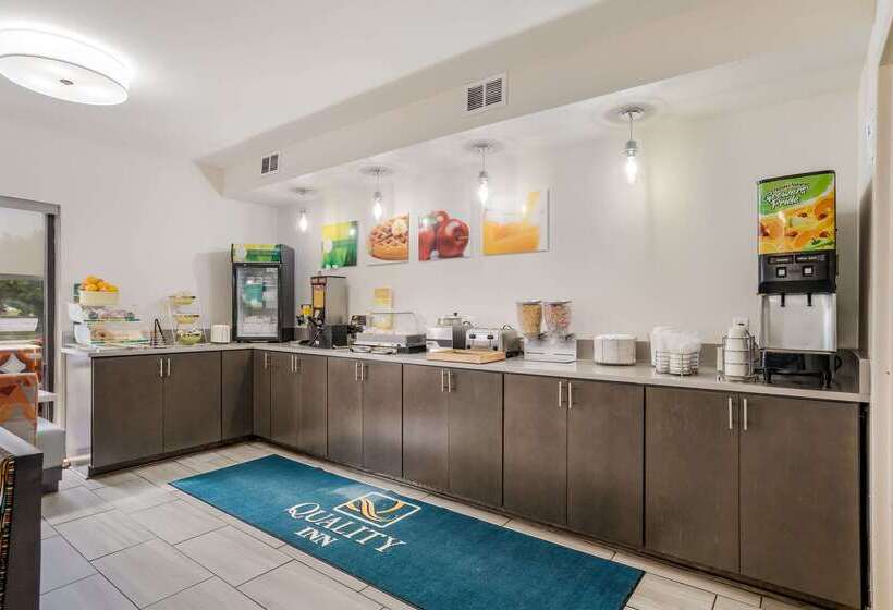 هتل Quality Inn Jacksonville Near Camp Lejeune