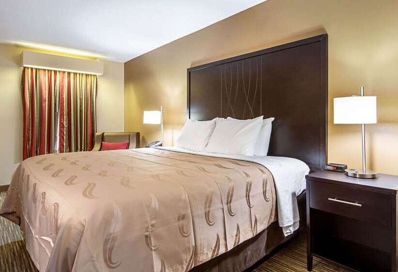 호텔 Quality Inn