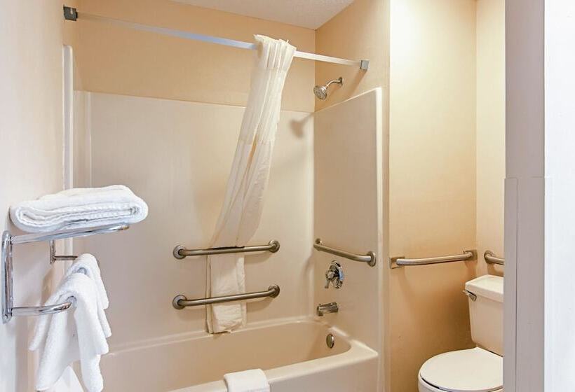호텔 Quality Inn
