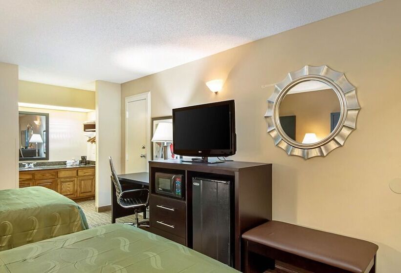 호텔 Quality Inn