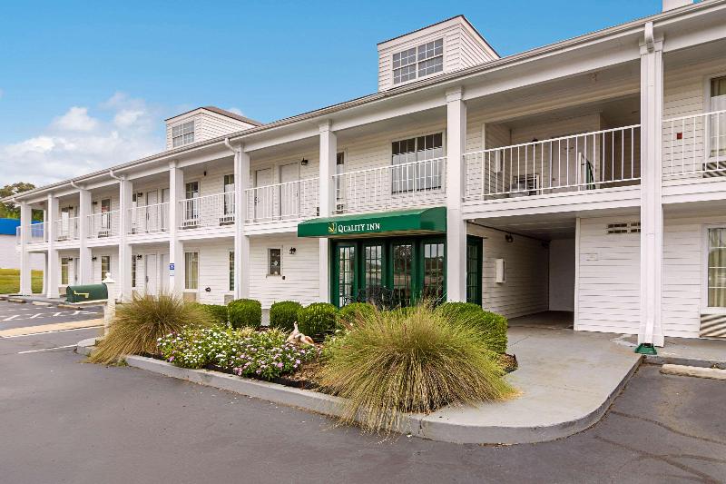 호텔 Quality Inn