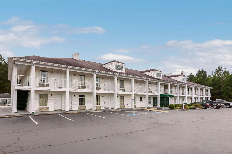 호텔 Quality Inn