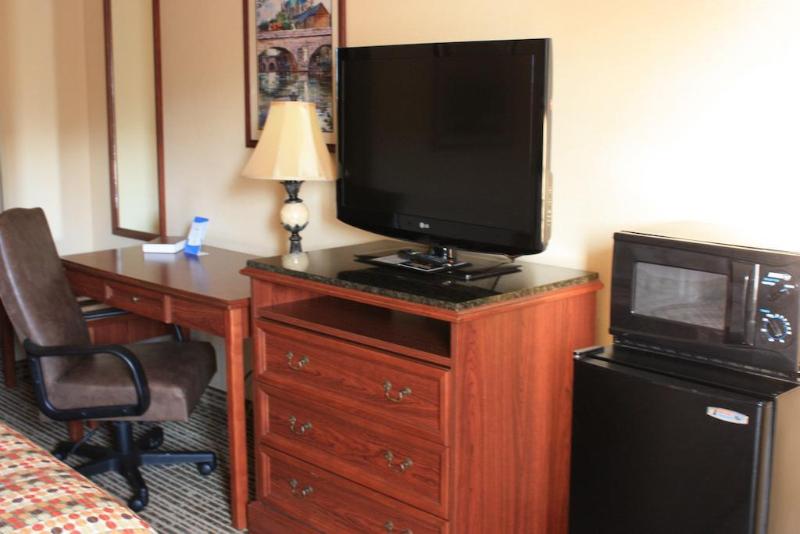 فندق Red Roof Inn & Suites Calhoun