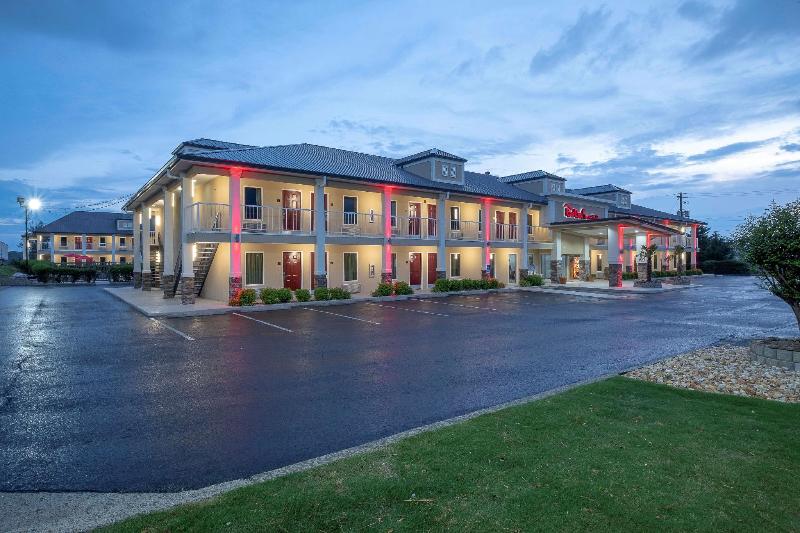 فندق Red Roof Inn & Suites Calhoun