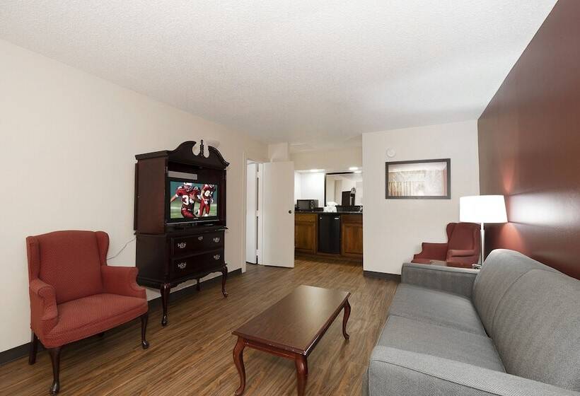 فندق Red Roof Inn & Suites Calhoun
