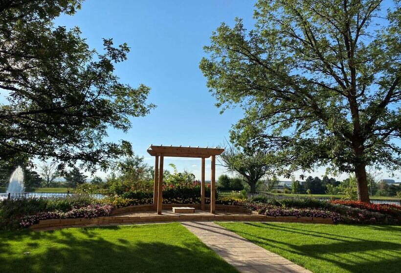 Отель The Inverness Denver, a Hilton Golf & Spa Resort