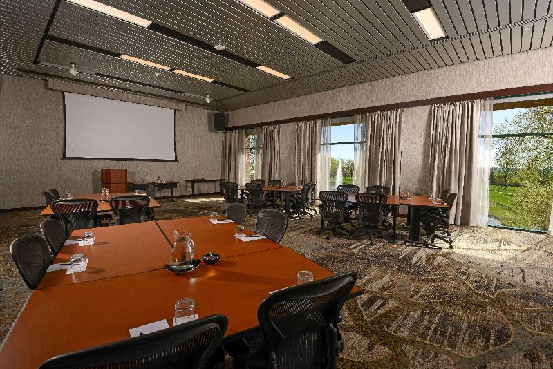 Отель The Inverness Denver, a Hilton Golf & Spa Resort