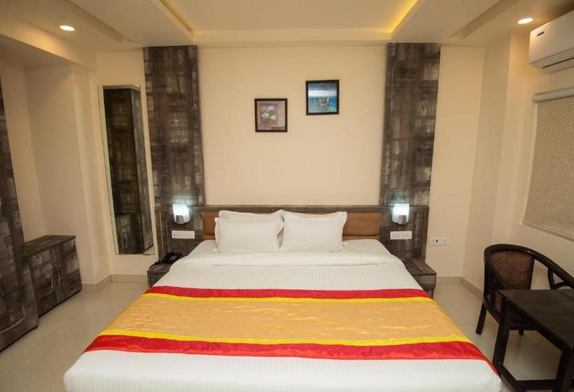 Hotel Clarks Collection Lucknow Gomti Nagar
