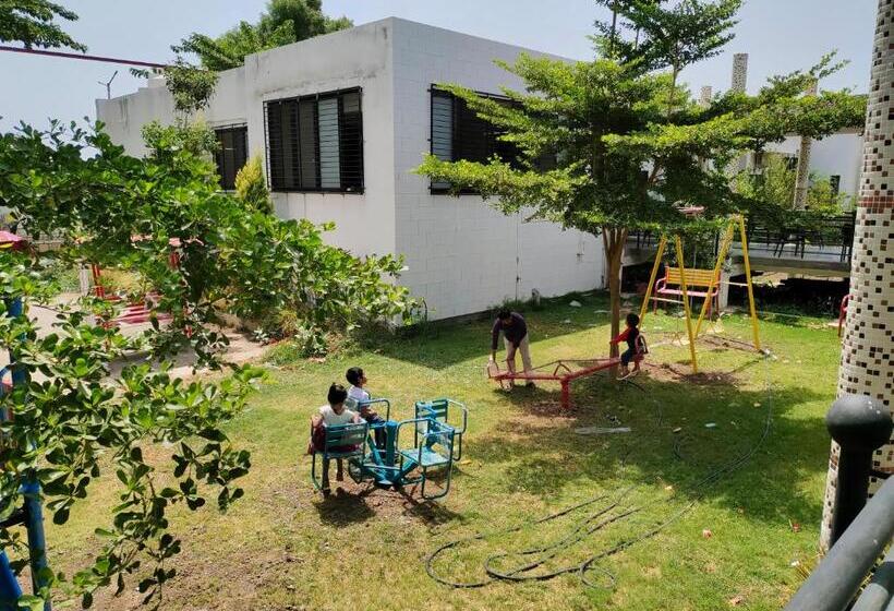 فندق Sapphero Resorts