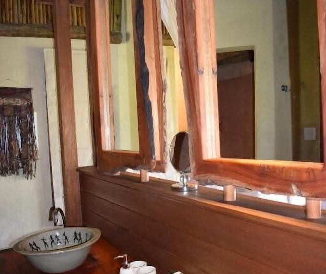 فندق Zangarna Game Lodge