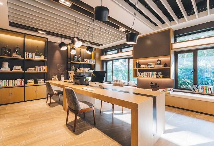 Atour Hotel Jinzhou Ave Airport Ningbo