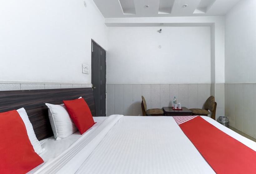 בית מלון כפרי Malik Regency By Oyo Rooms