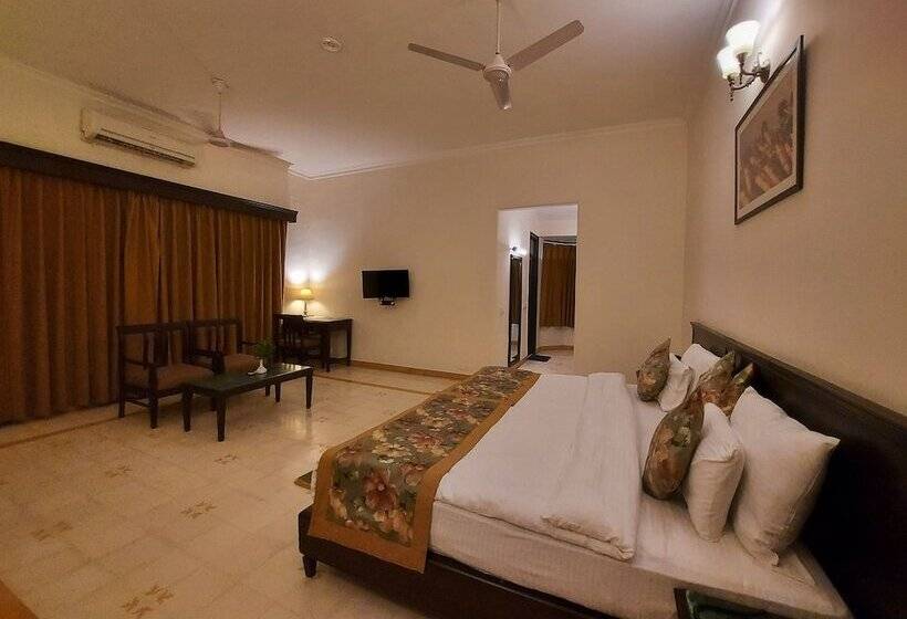 בית מלון כפרי Nadiya Parao Resort, Corbett