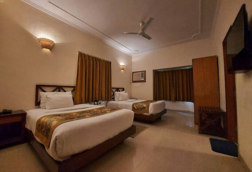 בית מלון כפרי Nadiya Parao Resort, Corbett