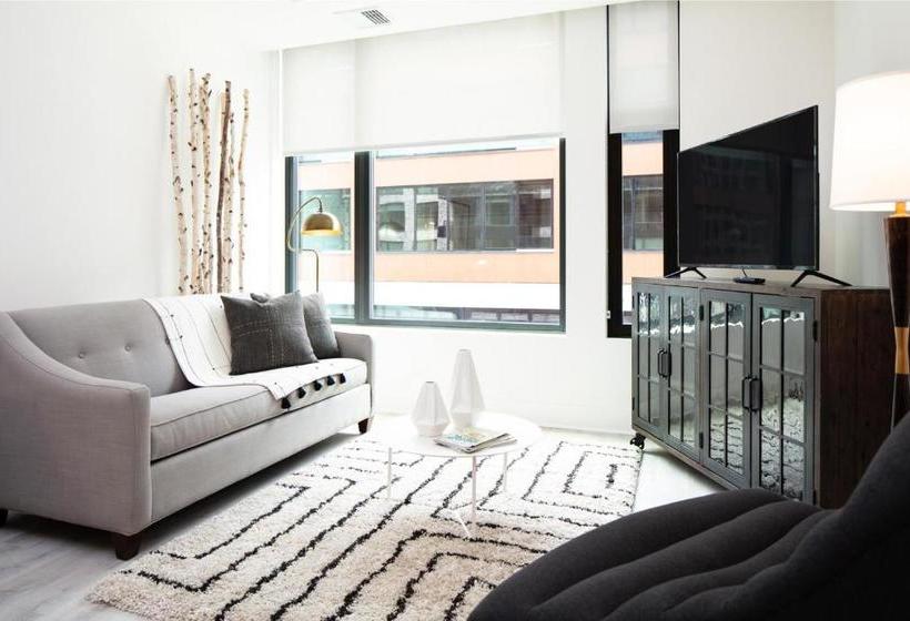 בית מלון כפרי Why Tysons Corner  Luxe Suites Greensboro Dr