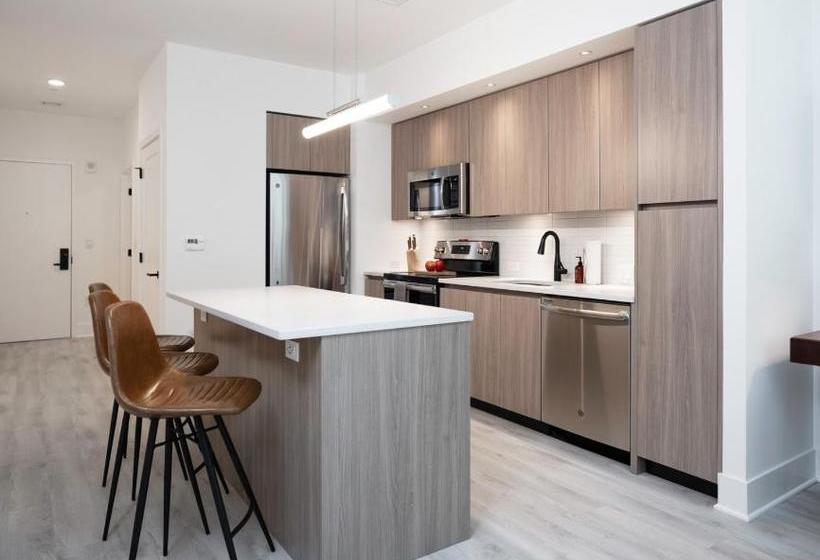 בית מלון כפרי Why Tysons Corner  Luxe Suites Greensboro Dr