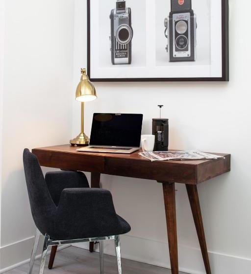 בית מלון כפרי Why Tysons Corner  Luxe Suites Greensboro Dr