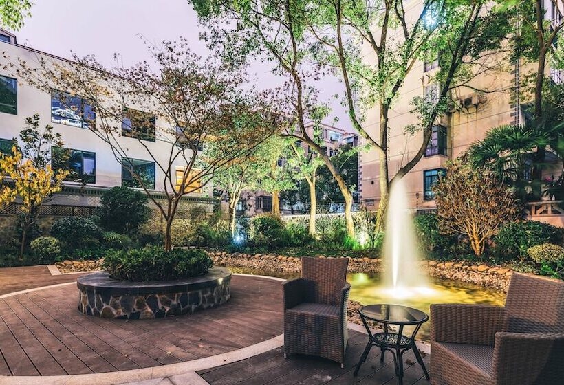 Atour Hotel Wanbang Plaza Hanzhong