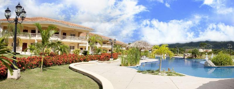 هتل La Ensenada Beach Resort  All Inclusive