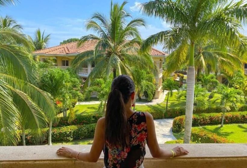 هتل La Ensenada Beach Resort  All Inclusive