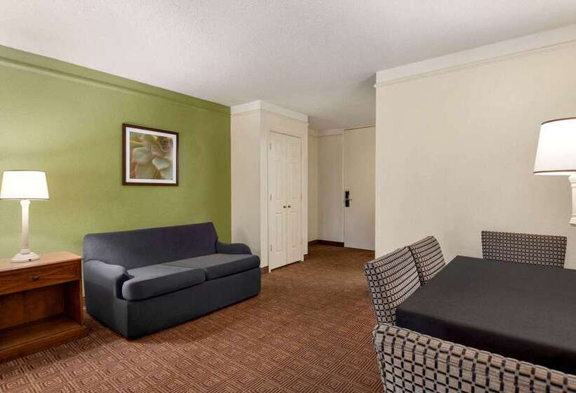 호텔 Baymont By Wyndham Daytona Beach   Intl Speedway