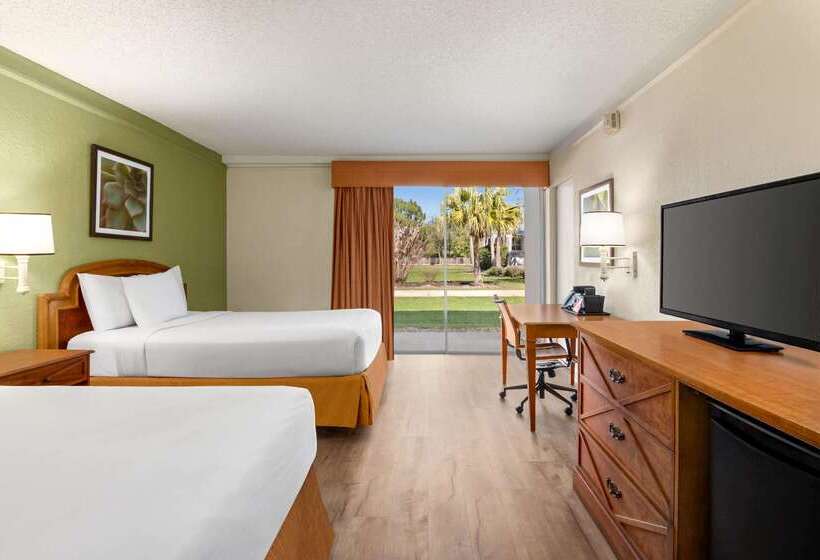 호텔 Baymont By Wyndham Daytona Beach   Intl Speedway