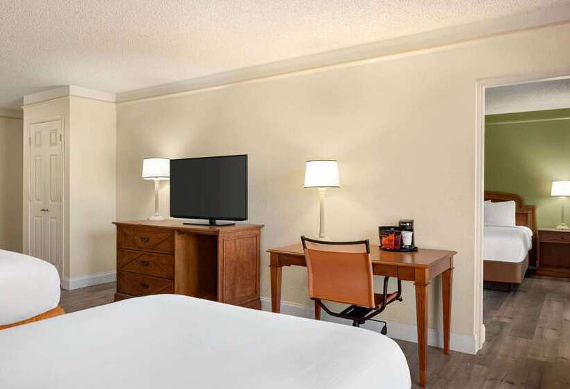 호텔 Baymont By Wyndham Daytona Beach   Intl Speedway