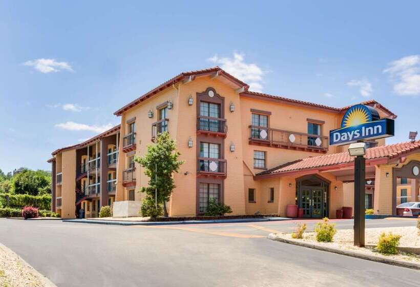 هتل Days Inn By Wyndham Birmingham/west