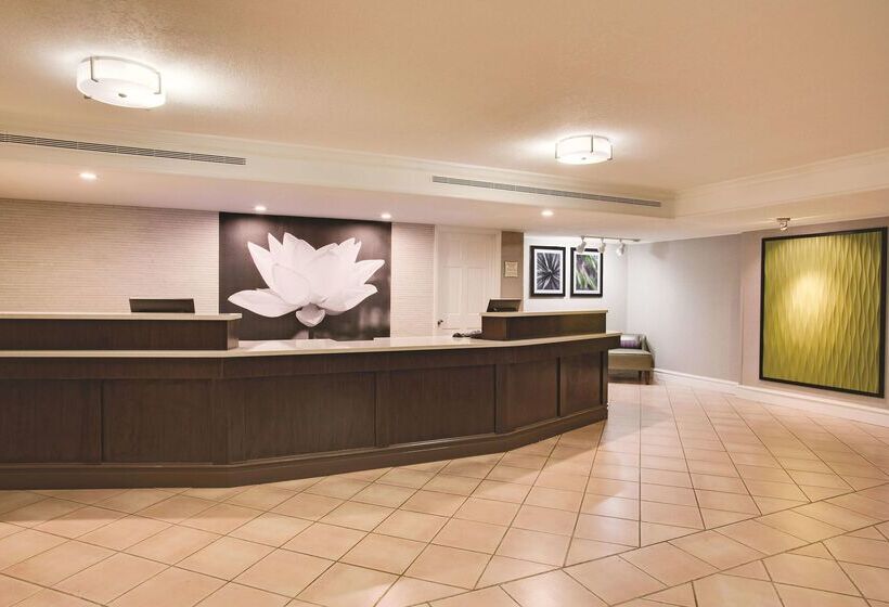 בית מלון כפרי Days Inn By Wyndham Gainesville Florida