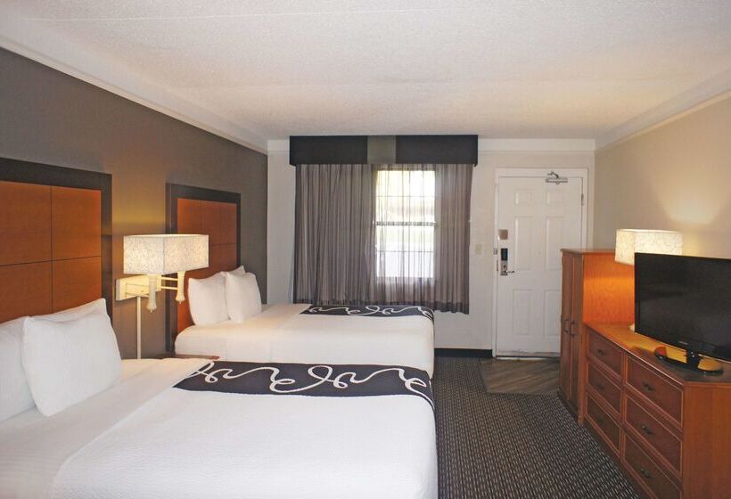בית מלון כפרי Days Inn By Wyndham Gainesville Florida