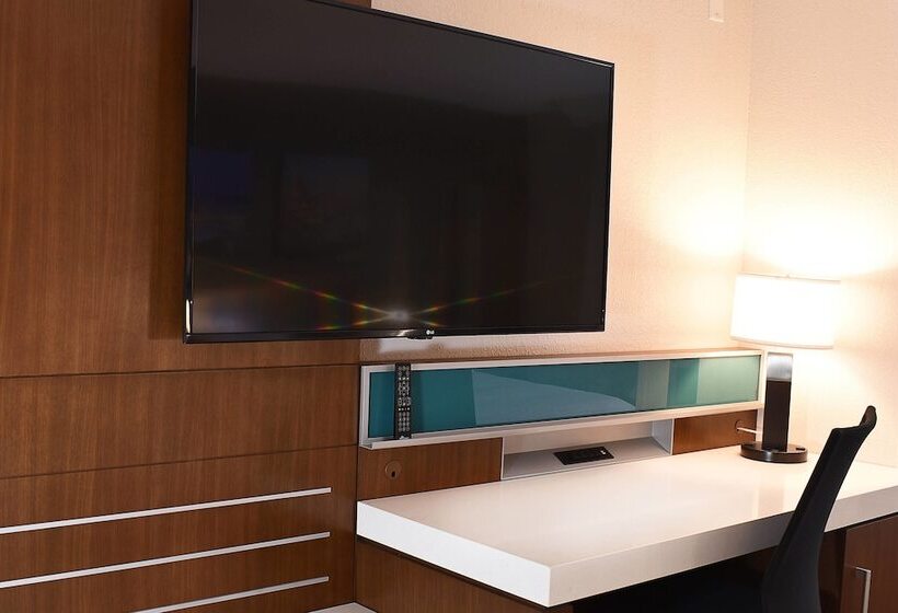 Delta Hotels By Marriott Indianapolis East