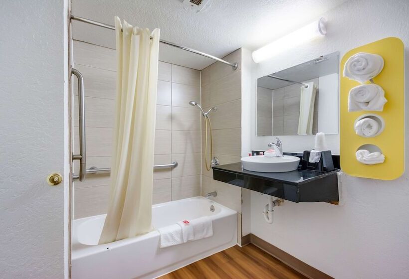 فندق Econo Lodge