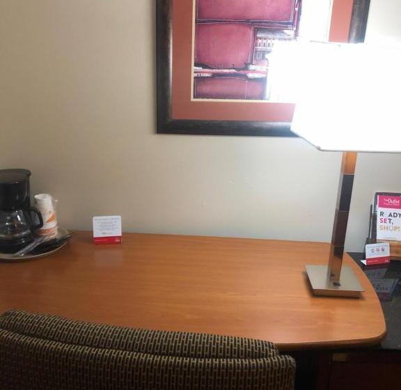 فندق Econo Lodge