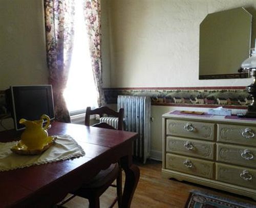 Отель La Plaza Historic  & Restaurant