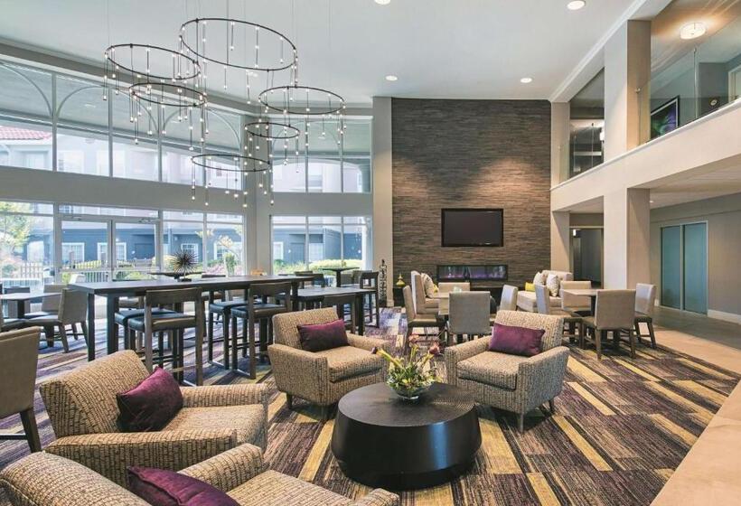هتل La Quinta By Wyndham Austin At The Domain