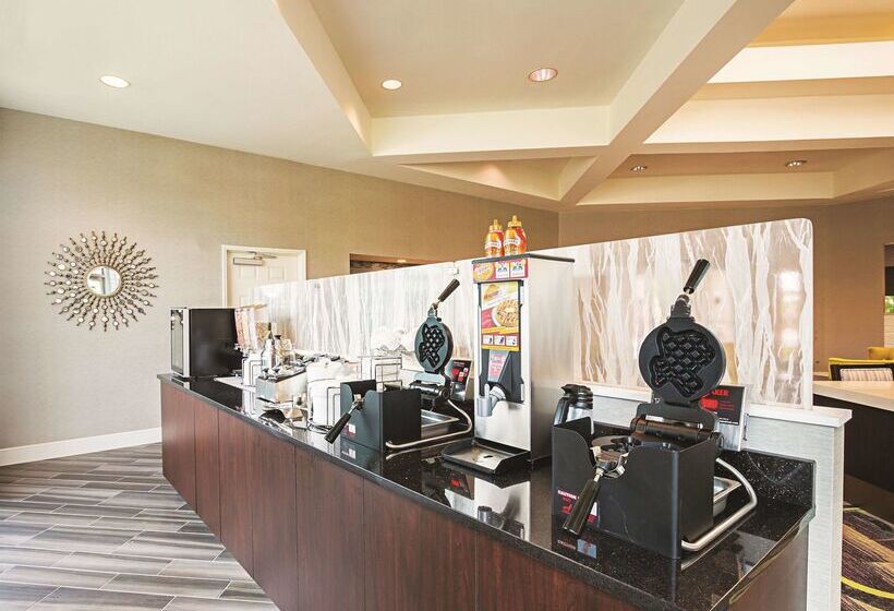 هتل La Quinta Inn & Suites By Wyndham Fort Worth City View
