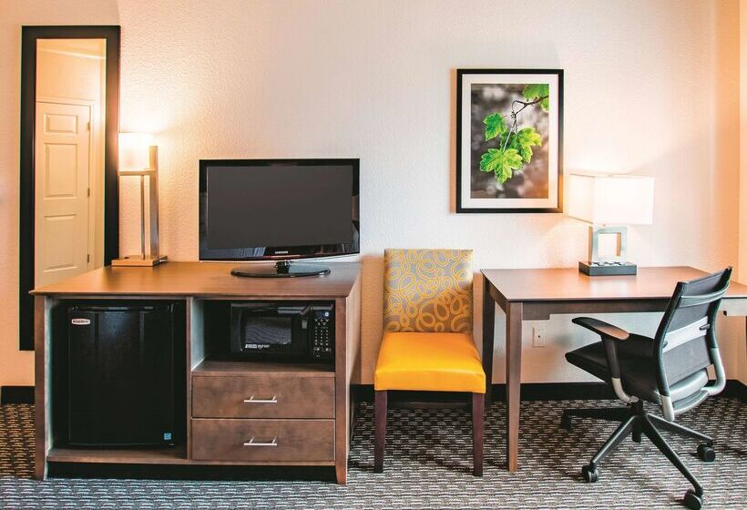 هتل La Quinta Inn & Suites By Wyndham Fort Worth City View